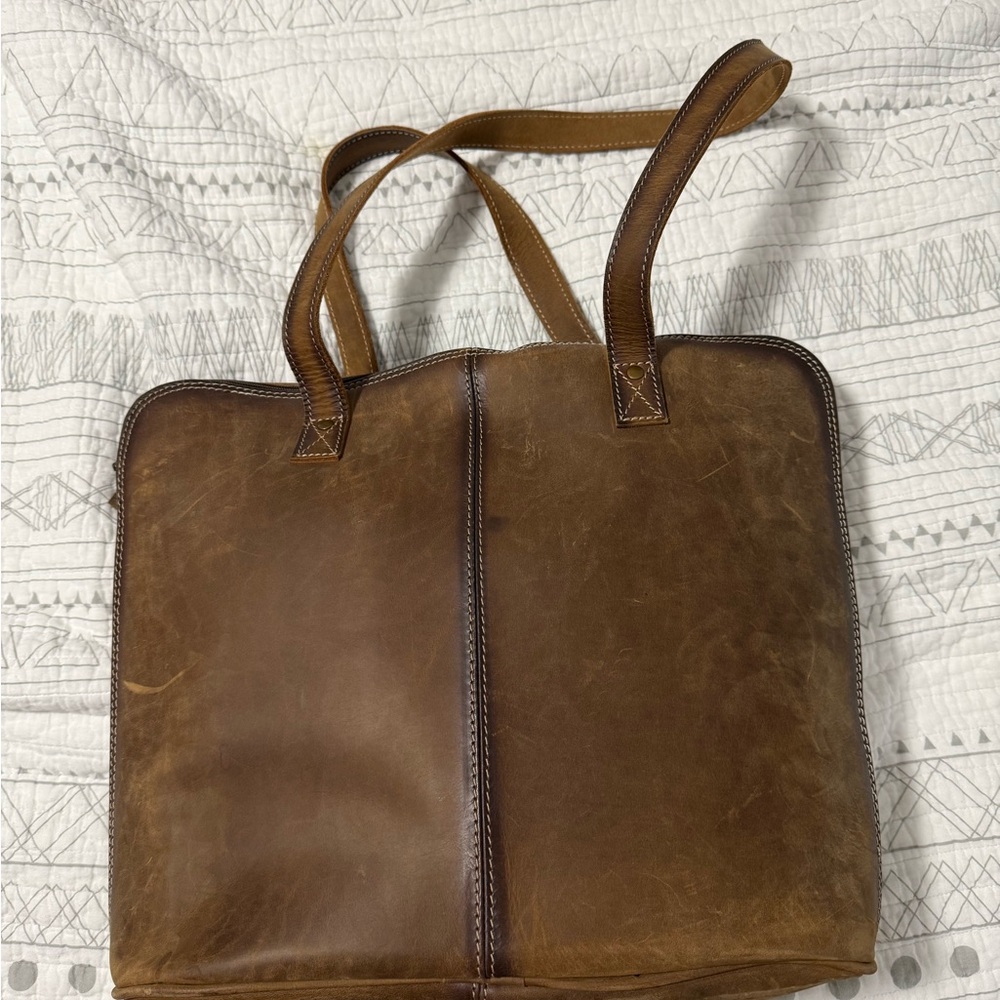 Stylish Brown and White Leather Tote Bag - Picture 2 of 6